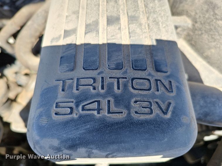 image for item MC9741 2010 Ford Expedition XLT  SUV