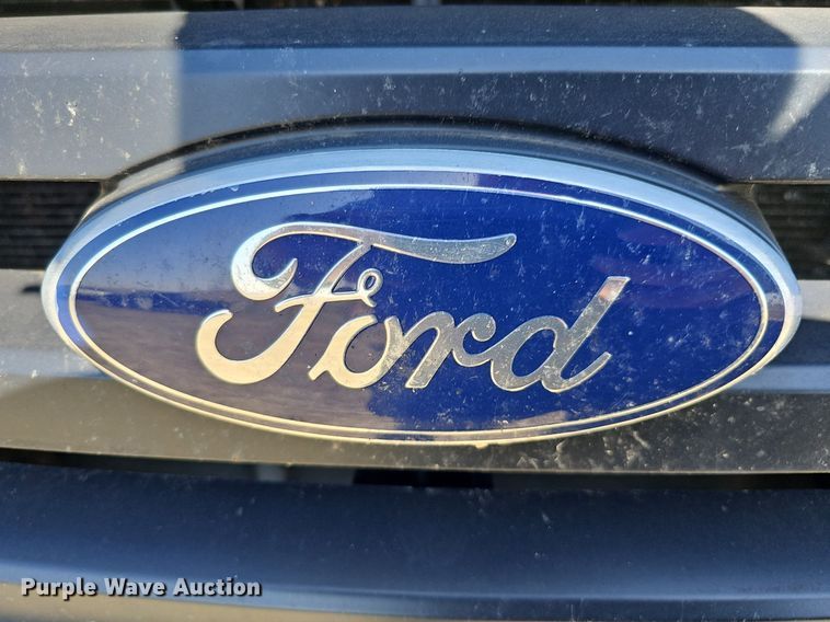 image for item MC9741 2010 Ford Expedition XLT  SUV