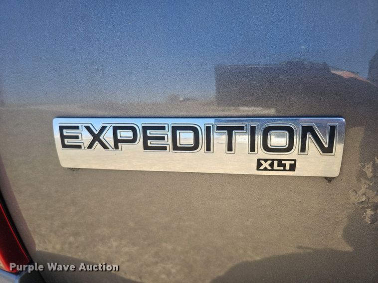 image for item MC9741 2010 Ford Expedition XLT  SUV