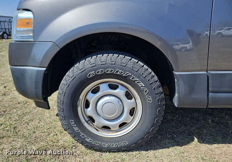 image for item MC9741 2010 Ford Expedition XLT  SUV