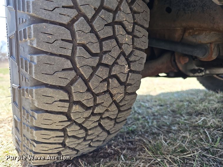 image for item MC9741 2010 Ford Expedition XLT  SUV