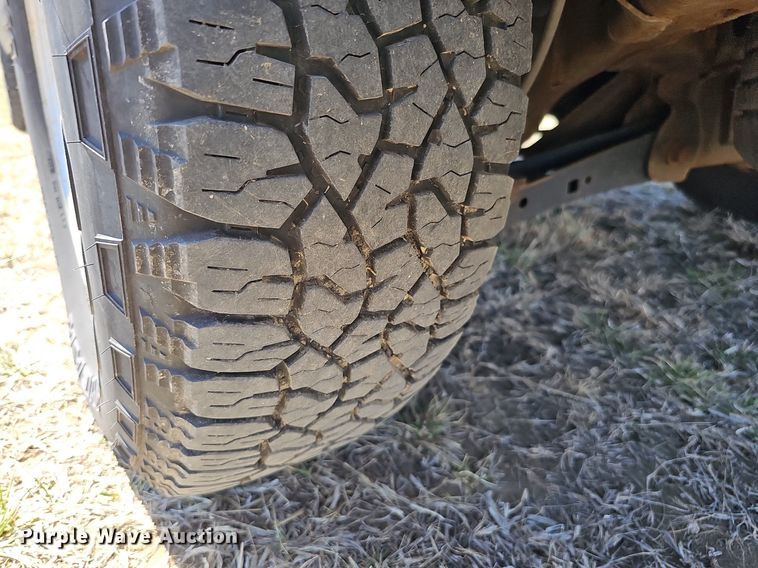 image for item MC9741 2010 Ford Expedition XLT  SUV