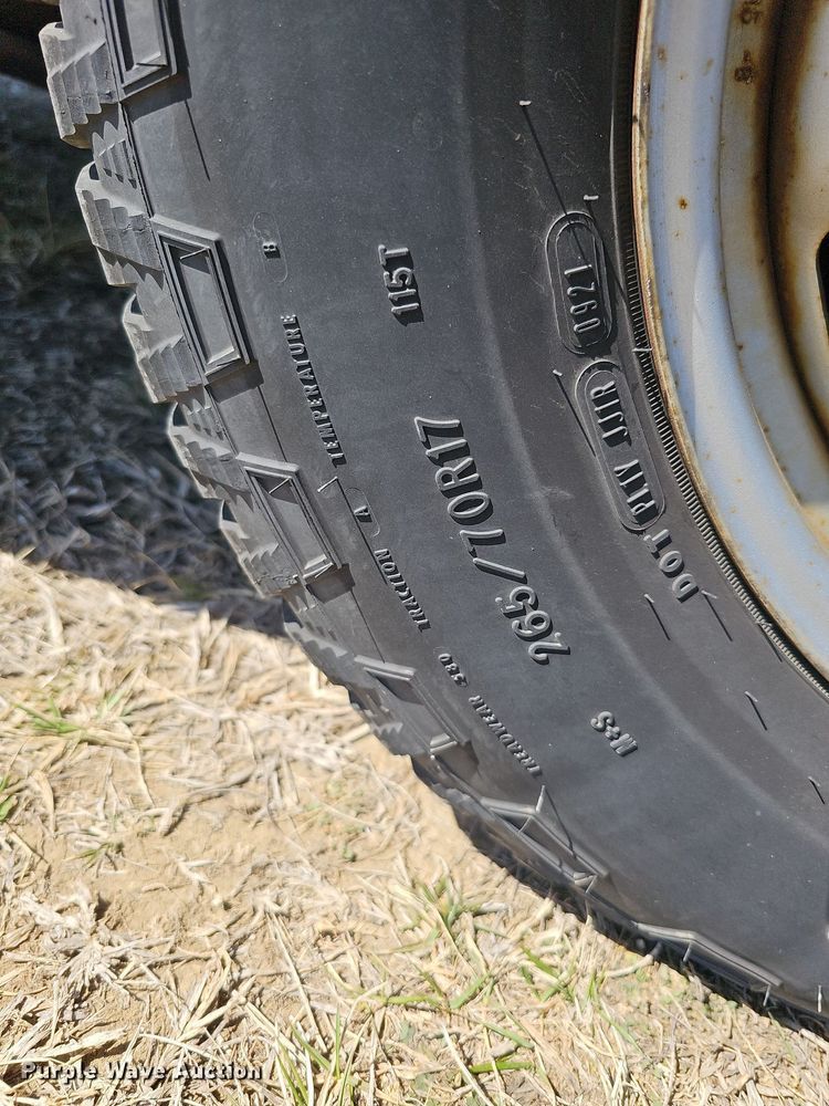 image for item MC9741 2010 Ford Expedition XLT  SUV