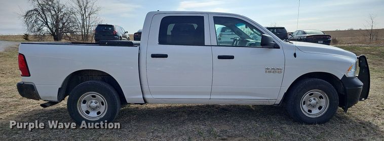 image for item MC9748 2016 Dodge Ram 1500  Crew Cab pickup truck