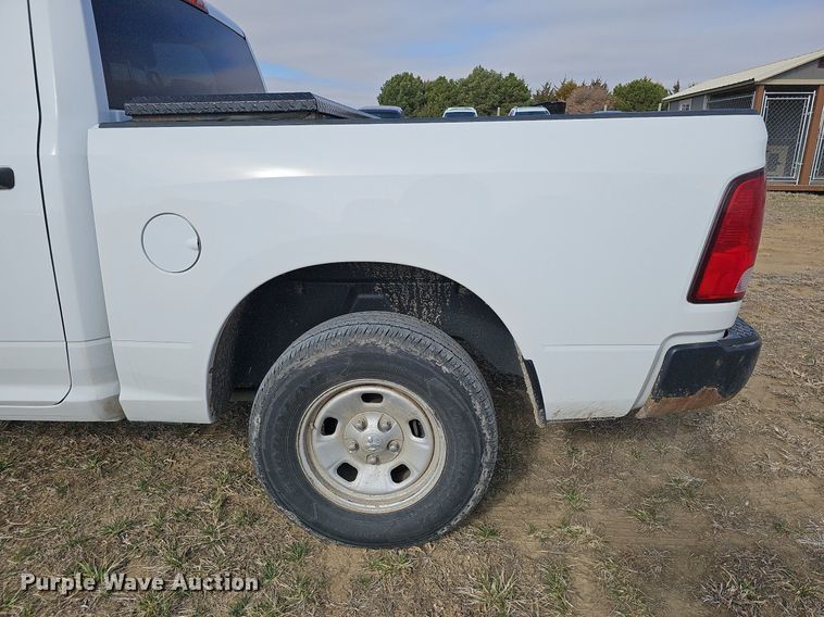 image for item MC9748 2016 Dodge Ram 1500  Crew Cab pickup truck