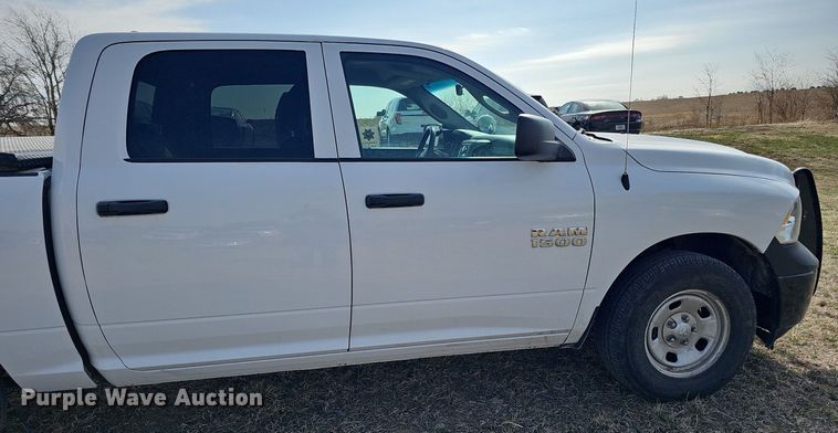 image for item MC9748 2016 Dodge Ram 1500  Crew Cab pickup truck