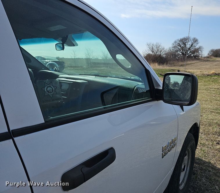 image for item MC9748 2016 Dodge Ram 1500  Crew Cab pickup truck