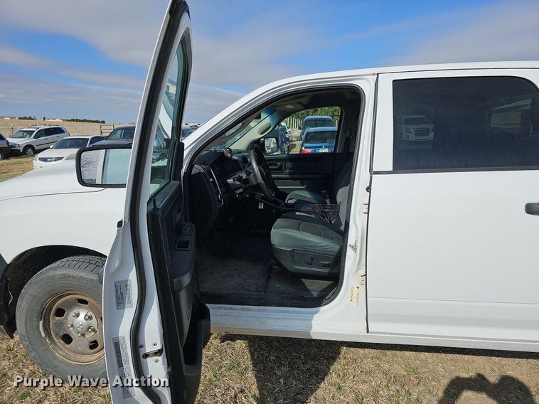 image for item MC9748 2016 Dodge Ram 1500  Crew Cab pickup truck