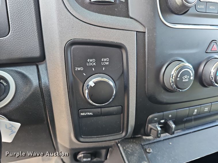 image for item MC9748 2016 Dodge Ram 1500  Crew Cab pickup truck