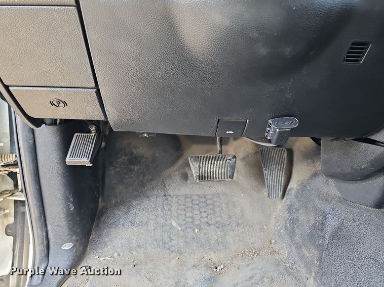 image for item MC9748 2016 Dodge Ram 1500  Crew Cab pickup truck