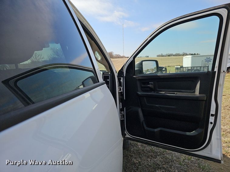 image for item MC9748 2016 Dodge Ram 1500  Crew Cab pickup truck