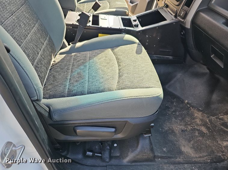 image for item MC9748 2016 Dodge Ram 1500  Crew Cab pickup truck