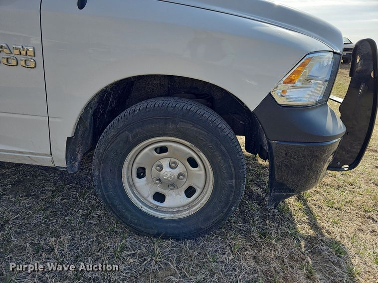 image for item MC9748 2016 Dodge Ram 1500  Crew Cab pickup truck