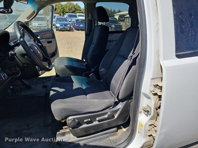 image for item MC9750 2011 Chevrolet Tahoe Police  SUV