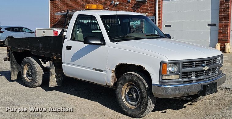 image for item MC9762 1995 Chevrolet Cheyenne C3500  flatbed pickup truck