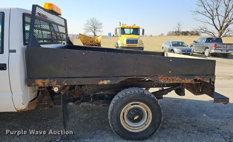 image for item MC9762 1995 Chevrolet Cheyenne C3500  flatbed pickup truck