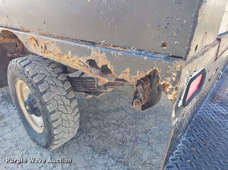 image for item MC9762 1995 Chevrolet Cheyenne C3500  flatbed pickup truck