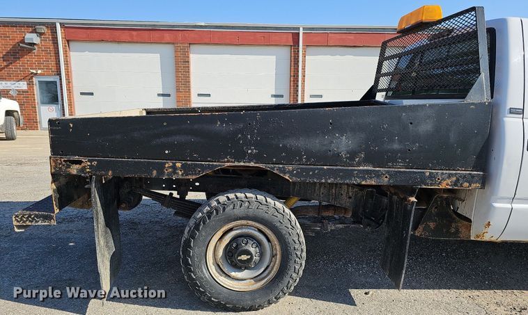 image for item MC9762 1995 Chevrolet Cheyenne C3500  flatbed pickup truck