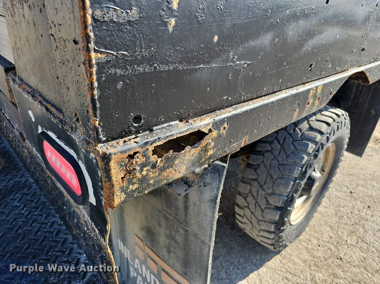 image for item MC9762 1995 Chevrolet Cheyenne C3500  flatbed pickup truck