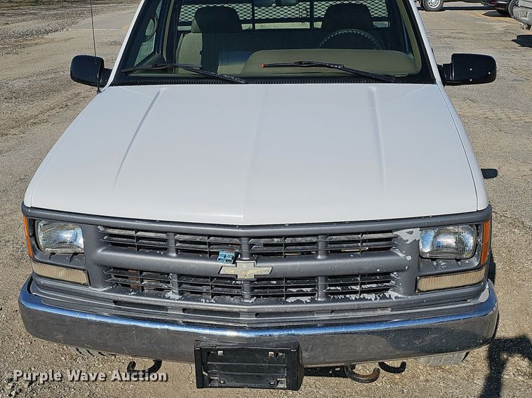 image for item MC9762 1995 Chevrolet Cheyenne C3500  flatbed pickup truck