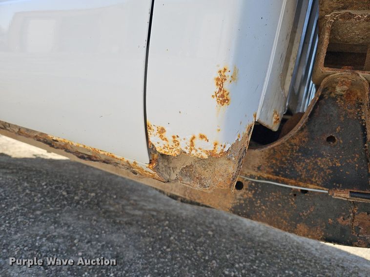 image for item MC9762 1995 Chevrolet Cheyenne C3500  flatbed pickup truck