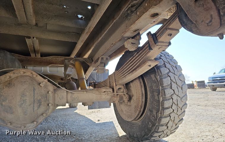 image for item MC9762 1995 Chevrolet Cheyenne C3500  flatbed pickup truck