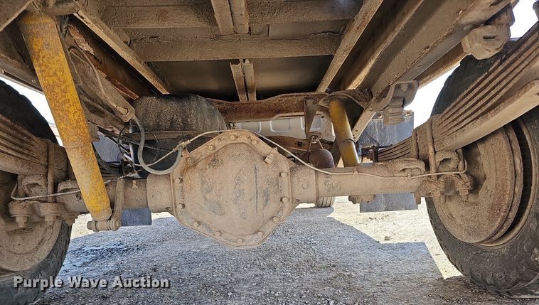 image for item MC9762 1995 Chevrolet Cheyenne C3500  flatbed pickup truck