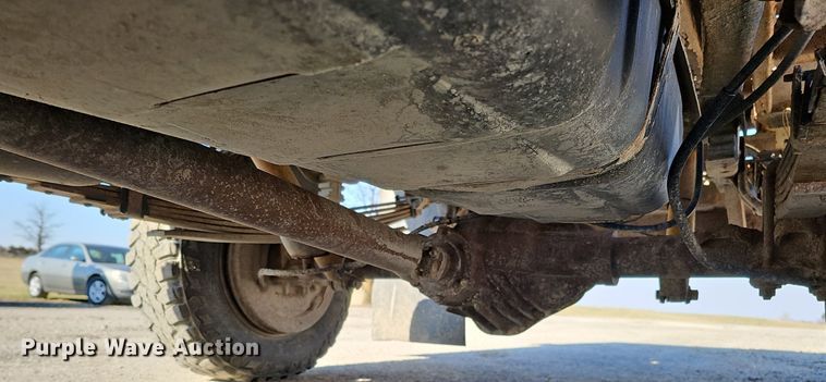 image for item MC9762 1995 Chevrolet Cheyenne C3500  flatbed pickup truck