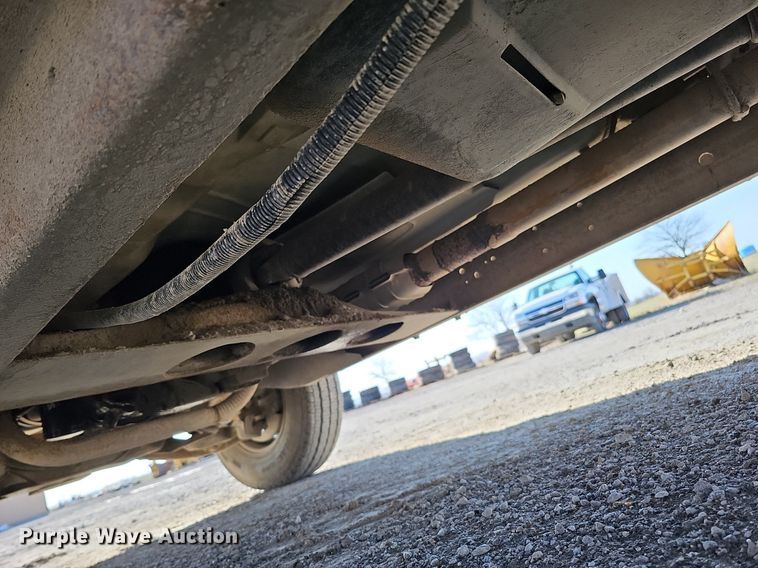 image for item MC9762 1995 Chevrolet Cheyenne C3500  flatbed pickup truck