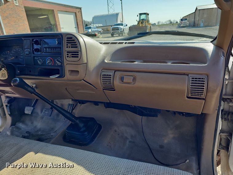 image for item MC9762 1995 Chevrolet Cheyenne C3500  flatbed pickup truck