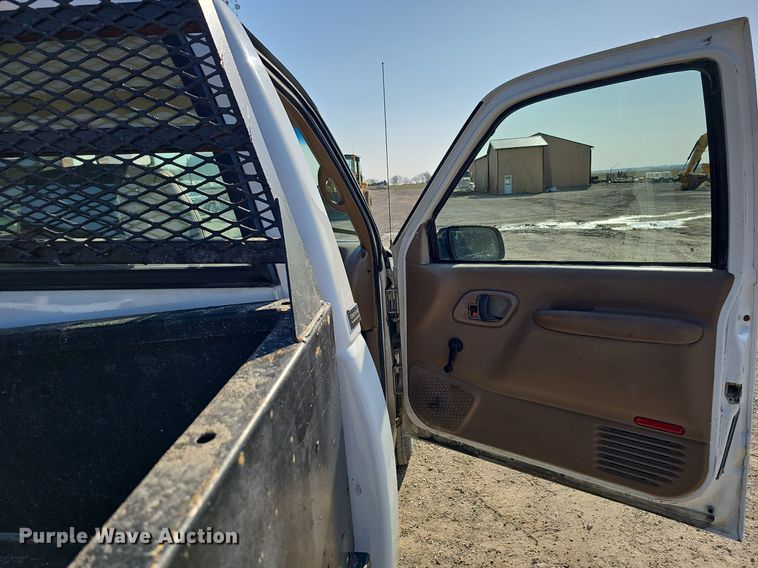 image for item MC9762 1995 Chevrolet Cheyenne C3500  flatbed pickup truck