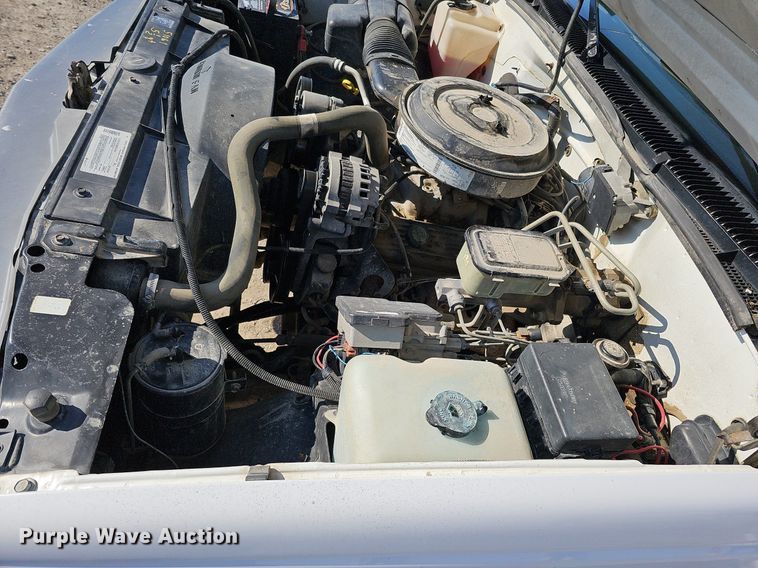 image for item MC9762 1995 Chevrolet Cheyenne C3500  flatbed pickup truck