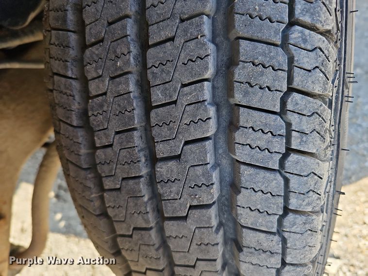 image for item MC9762 1995 Chevrolet Cheyenne C3500  flatbed pickup truck