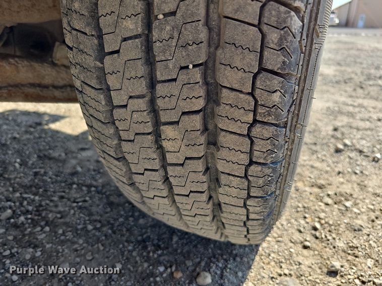 image for item MC9762 1995 Chevrolet Cheyenne C3500  flatbed pickup truck