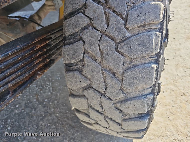 image for item MC9762 1995 Chevrolet Cheyenne C3500  flatbed pickup truck