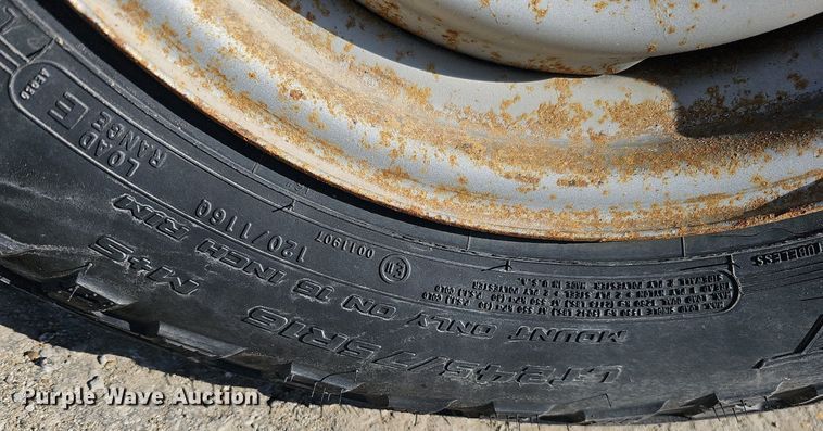 image for item MC9762 1995 Chevrolet Cheyenne C3500  flatbed pickup truck