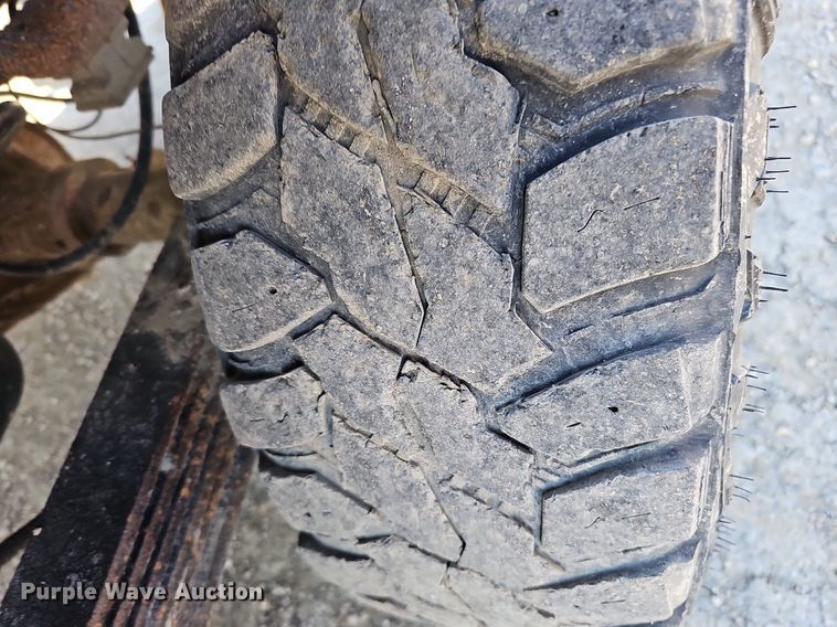 image for item MC9762 1995 Chevrolet Cheyenne C3500  flatbed pickup truck