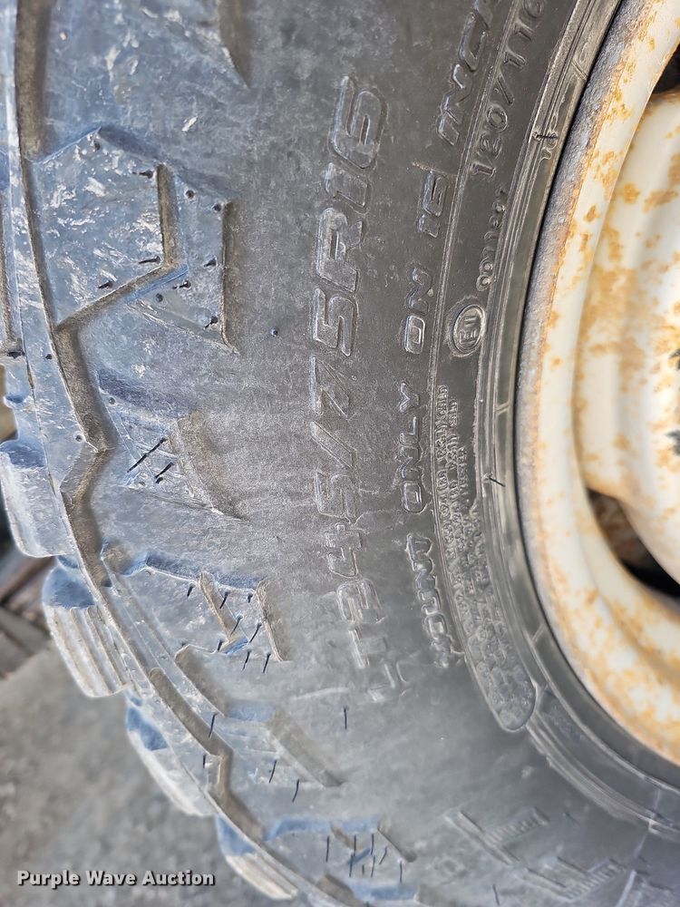 image for item MC9762 1995 Chevrolet Cheyenne C3500  flatbed pickup truck