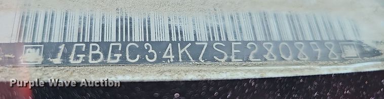 image for item MC9762 1995 Chevrolet Cheyenne C3500  flatbed pickup truck