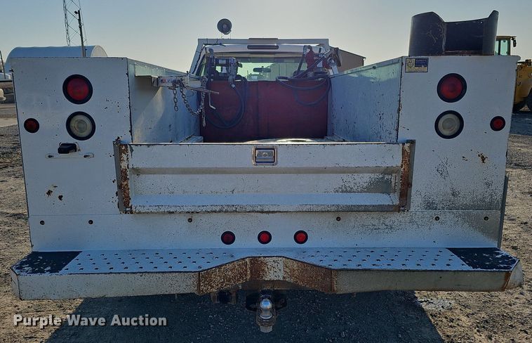 image for item MC9765 2005 Chevrolet Silverado 3500  utility bed pickup truck