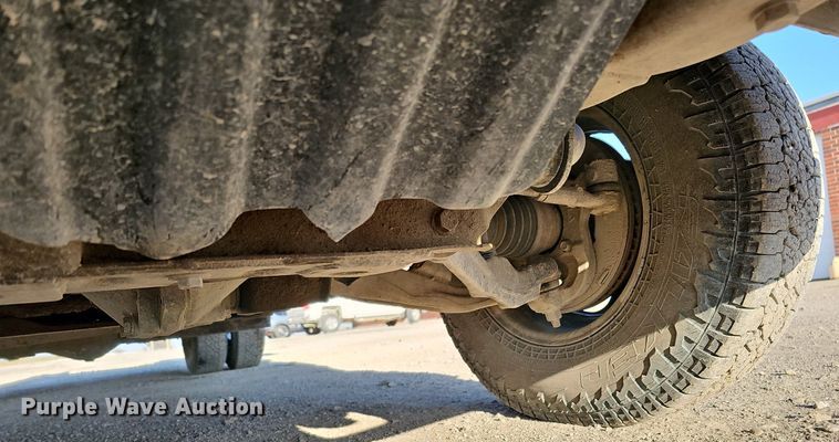 image for item MC9765 2005 Chevrolet Silverado 3500  utility bed pickup truck