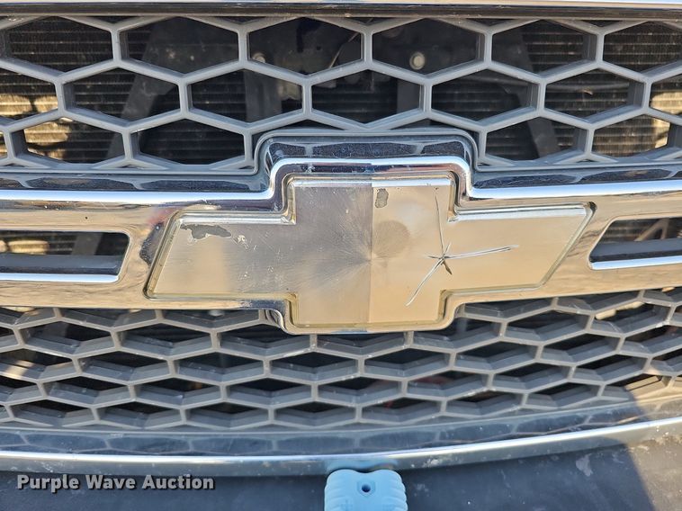 image for item MC9765 2005 Chevrolet Silverado 3500  utility bed pickup truck