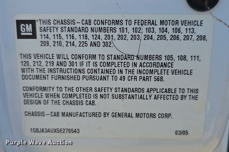 image for item MC9765 2005 Chevrolet Silverado 3500  utility bed pickup truck