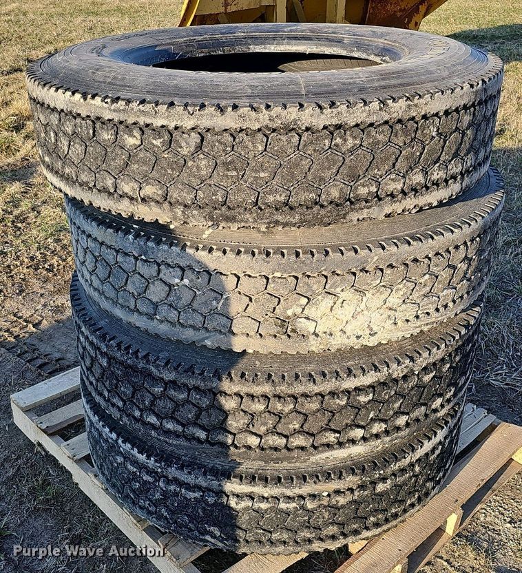 image for item MC9766 (4) 11R24.5 tires