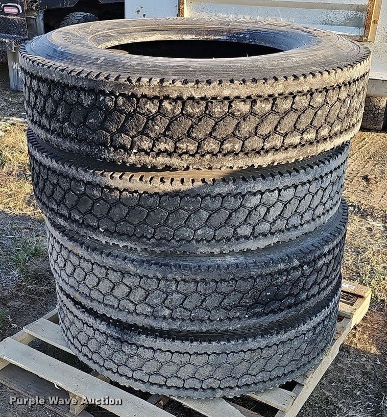 image for item MC9766 (4) 11R24.5 tires