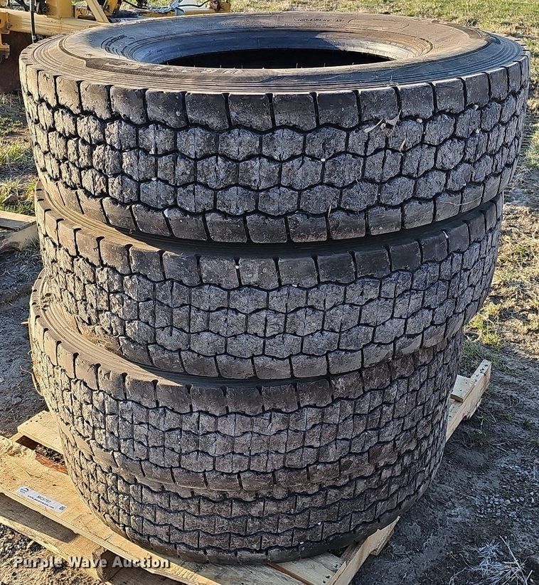 image for item MC9767 (4) 11R22.5 tires