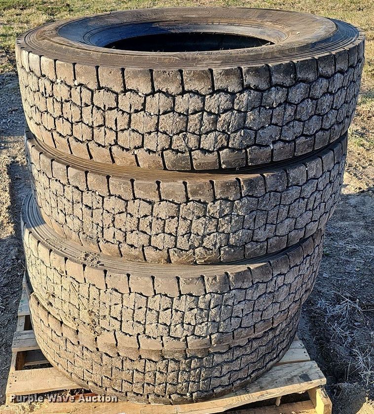 image for item MC9767 (4) 11R22.5 tires