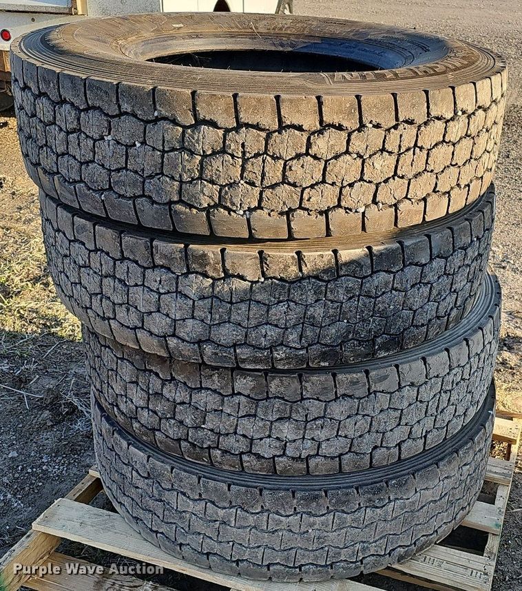 image for item MC9767 (4) 11R22.5 tires