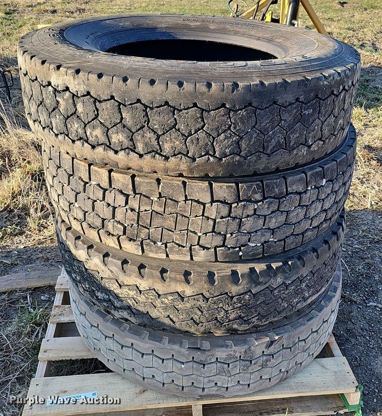 image for item MC9769 (4) 11R22.5 tires