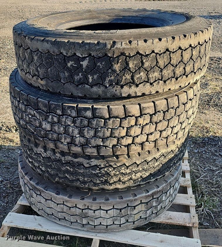 image for item MC9769 (4) 11R22.5 tires